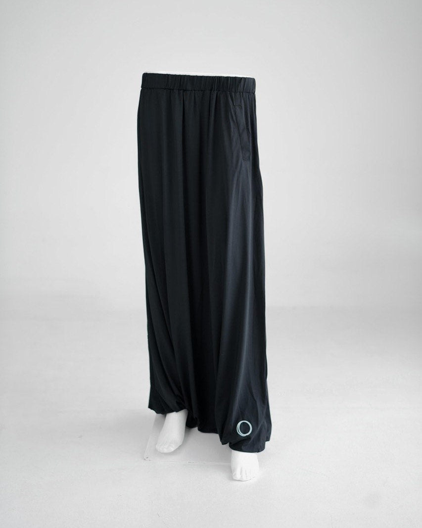 Cync Black bottoms
